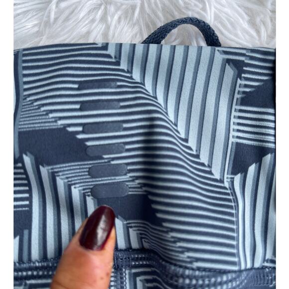 NWT UNDER ARMOUR Running Short UA Fly-Fast Anti-Odor Women Sz S NWT - Picture 10 of 12